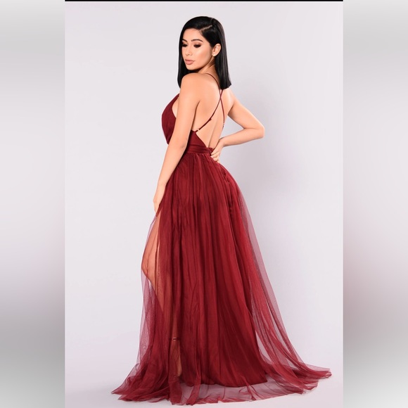 FASHION NOVA On The Runway Maxi Dress - Picture 3 of 8